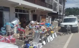 Cidade de SC fica devastada após sofrer maior cheia da história