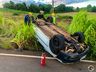 Ocupantes abandonam veículo após capotamento na SC-492 em Bandeirante 