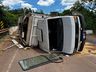 Caminhão com bovinos tomba na BR 282 e deixa uma pessoa ferida em SMO