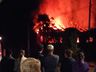 ATUALIZADO | Incêndio consome casa de madeira em Iporã do Oeste