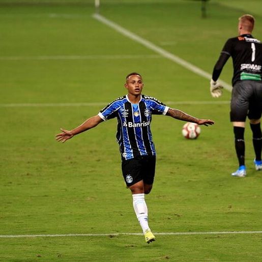 Grêmio vence Aimoré na Arena e se mantém 100% no Gauchão