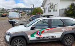Mãe e filho são presos por desacato a PM em São Miguel do Oeste