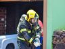Fotos; Incêndio consome camionete em garagem de edifício em SMOeste