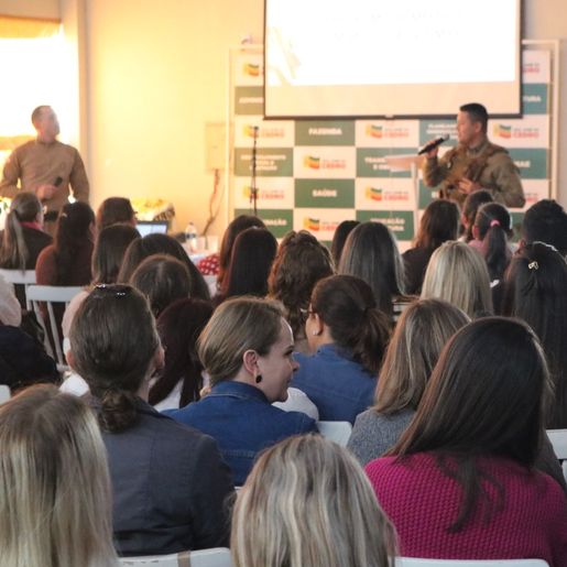 Professores receberam informações de segurança nas escolas em Parada Pedagógica 