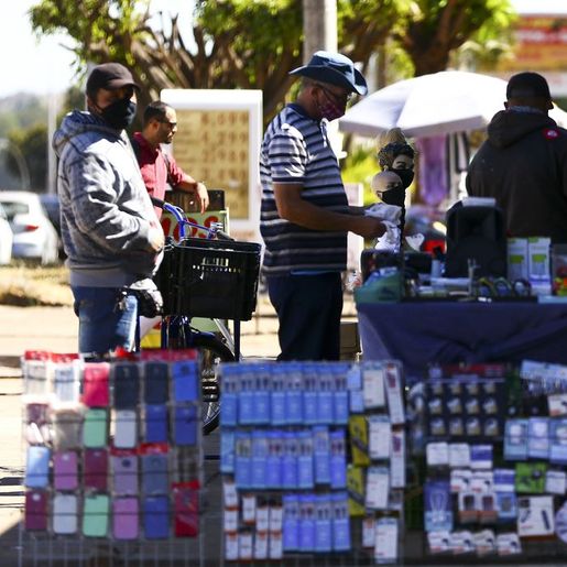 Inflação fica em 0,83% em maio, maior alta para o mês em 25 anos
