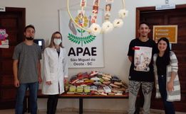 Grupo arrecada alimentos e distribui à Casa de Apoio e APAE de SMOeste 