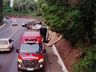 Carreta tomba na BR-282 em Cordilheira Alta e motorista fica ferido