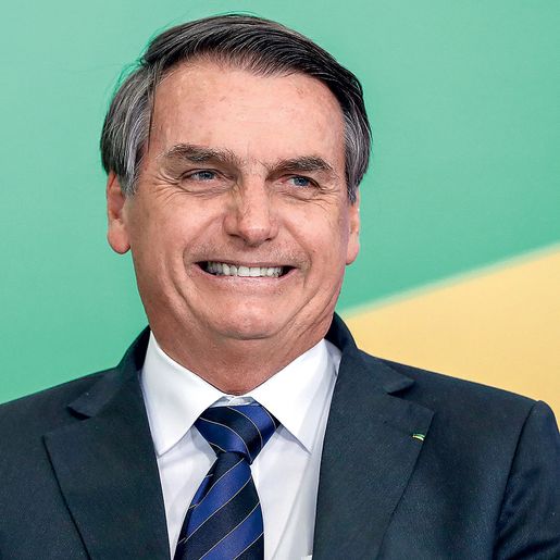 Bolsonaro anuncia reajuste, e salário mínimo será de R$ 1.045