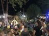 Grande público acompanha o acionamento das luzes de Natal na praça de São João do Oeste