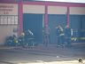 Bombeiros trabalham no rescaldo do incêndio no Super Vipi Center