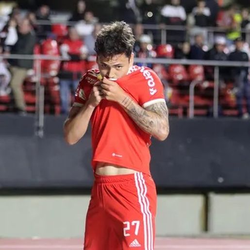 Inter vence, fica a um ponto do vice e deixa São Paulo longe da Libertadores