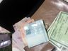 Morador de Guarujá do Sul encontra bolsa com dinheiro e documentos e devolve à dona