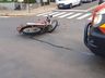 Jovem fica ferido em colisão entre carro e moto no centro de Itapiranga