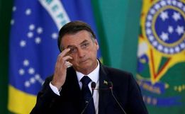 Bolsonaro sente 'desconforto' e é levado a hospital para exames