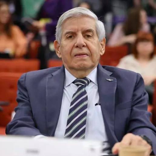 Augusto Heleno tem prisão domiciliar concedida por Moraes após laudo da PF