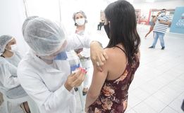 MP apura se fila da vacinação foi furada em pelo menos 12 estados brasileiros