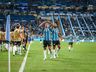 Grêmio supera o Athletico na Arena e se recupera no Brasileirão
