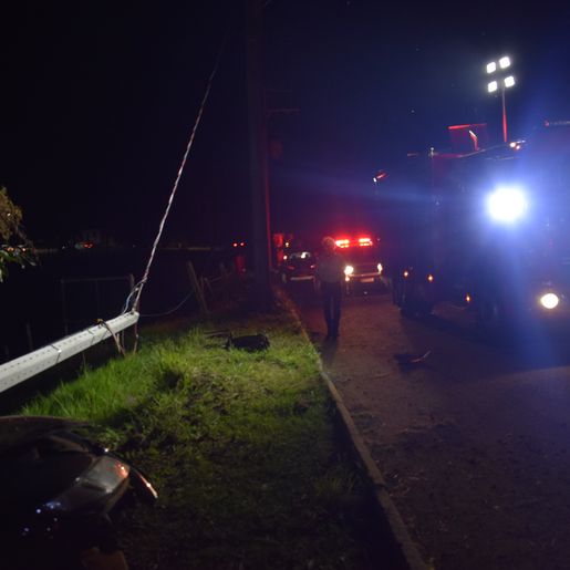 Colisão em poste provoca falta de energia elétrica em parte de SMO