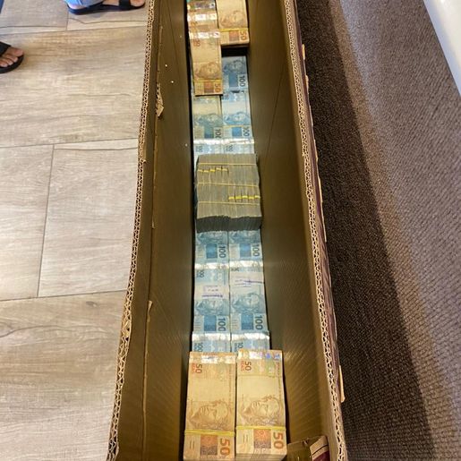 Ex-deputado é preso em flagrante com R$ 2 milhões de origem suspeita