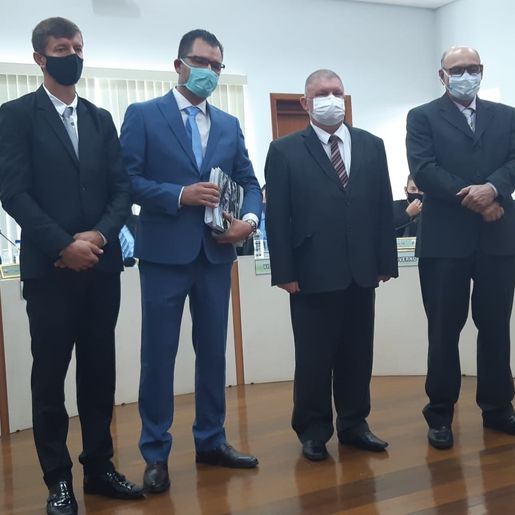 Eleitos tomam posse em Itapiranga