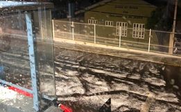 Temporal de granizo no RS deixa ruas cobertas de gelo; veja fotos
