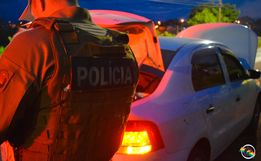 Condutor embriagado se envolve em acidente, foge, é detido pela PM, mas acaba liberado