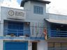 Homem realiza obra com materiais da construção do vizinho