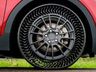 Michelin e General Motors lançam pneu sem ar e que não fura