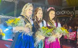 Débora, Paula e Cíntia são as novas soberanas da Oktoberfest de Itapiranga