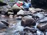 Homem fica ferido ao cair em cachoeira em São José do Cedro