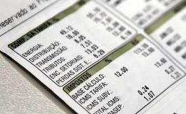 Aneel reduz bandeira para vermelha 1 na conta de luz em outubro