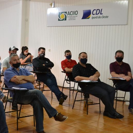 Candidatos a prefeito de Iporã do Oeste recebem cartas de proposições da ACIIO e PRODELI