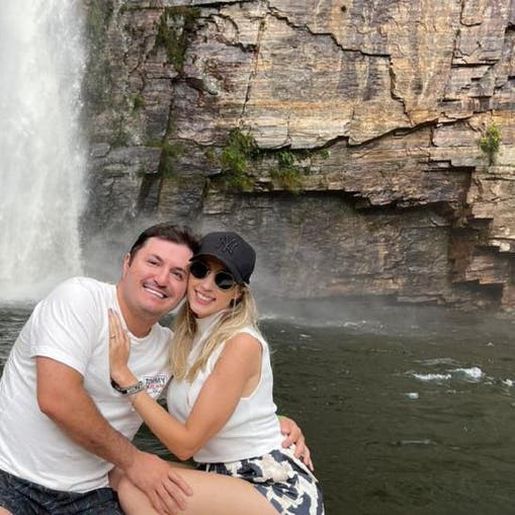 "Era pra ser a gente", diz casal de SC que visitou local antes de rocha cair em MG