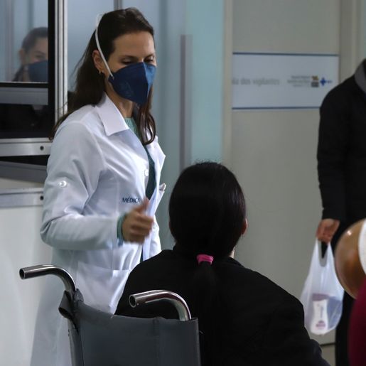 Funcionária do Hospital Regional com COVID-19 recebe alta em SMO 