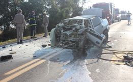 Colisão envolvendo veículos de Palma Sola deixa dois mortos e três feridos