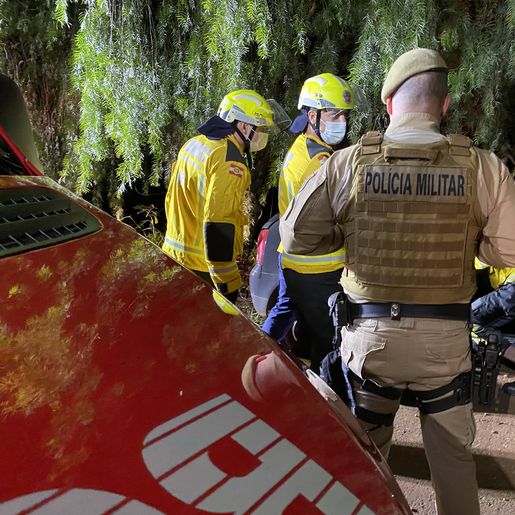 Colisão frontal deixa dois feridos na SC-496, em Belmonte