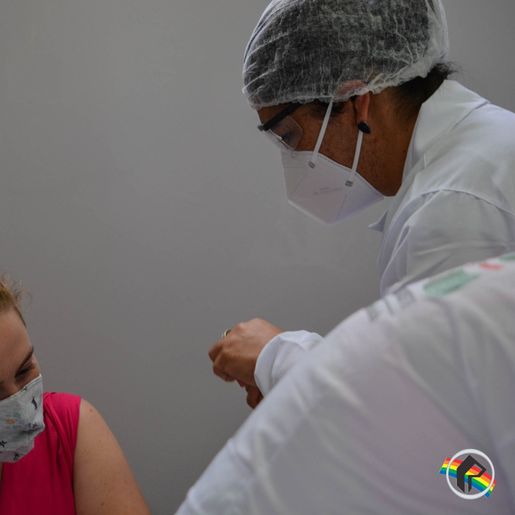 Estado define data para vacinação de adolescentes e reforço em idosos