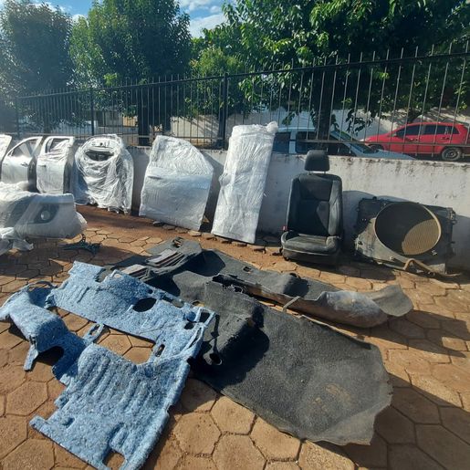 Camionete furtada no RS é encontrada aos pedaços na região 