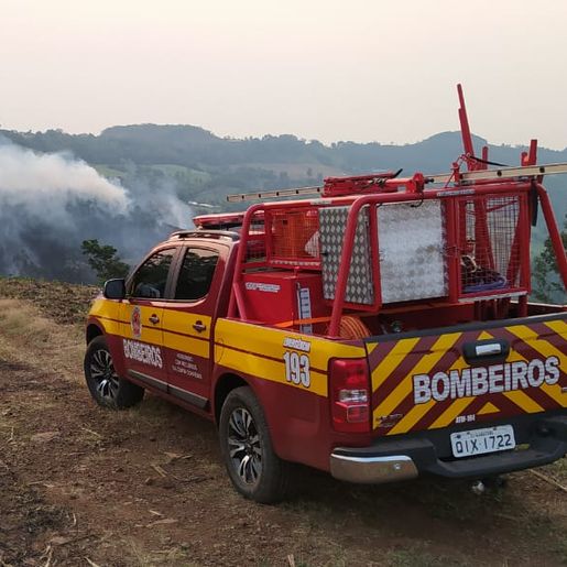 Incêndio florestal mobiliza bombeiros por mais de 6h em Guaraciaba