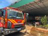Incêndio de grandes proporções atinge supermercado e residências em SMOeste