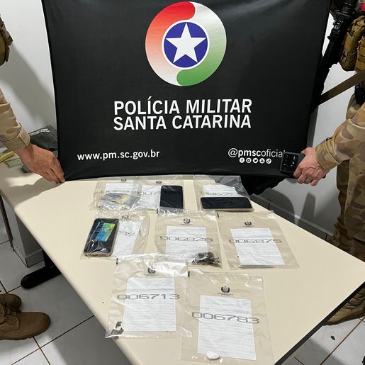 PM prende duas pessoas e apreende adolescente em ocorrência de tráfico em Mondaí 