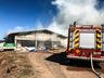 VÍDEO: Incêndio destrói materiais recicláveis da ACOMAR 