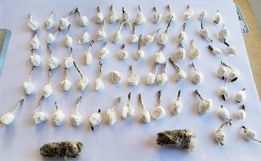 PM prende quatro homens e apreende 67 buchas de cocaína 