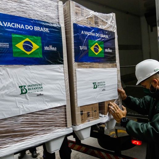 Após quase um mês, Butantan retoma entregas e libera novo lote da CoronaVac