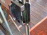 Câmera de segurança flagra homem arrombando porta de restaurante em SMOeste