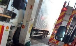 Caminhoneiro que teve perna amputada por caminhão em posto morre no hospital