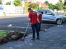 VÍDEO: Lixo deixado em calçada incomoda empresários de SMO