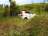 Saída de pista seguida de capotamento deixa mulher ferida em Guaraciaba