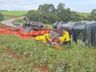 Motorista fica ferido após carreta tombar na BR-163 em Guarujá do Sul
