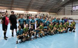 União em quadra: Vereadores e atletas da APAE celebram a inclusão em partida de futsal